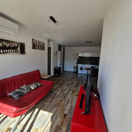 Life In Red With Parking And Air Conditioning * Sète