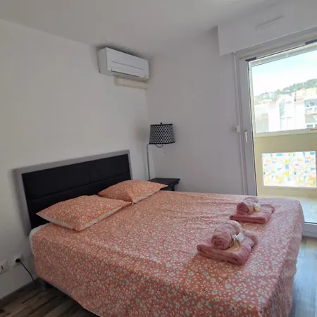 Life In Red With Parking And Air Conditioning * 세테