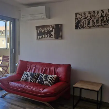 아파트 Life In Red With Parking And Air Conditioning *